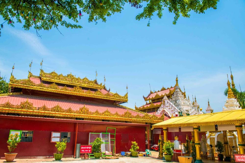 缅甸超截然不同的寺庙金光闪闪的佛像前身竟是800吨的绿色石头