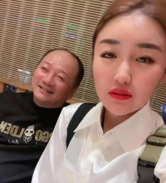 娇娇昔日恩师唐鉴军直播感谢赵本山是师父给了我第二次生命