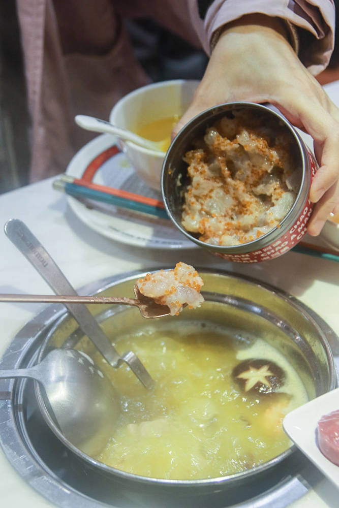 平日里和潮卤面配搭的是卤水手工鱼籽虾滑口感鲜甜爆脆花胶鸡加汤后便