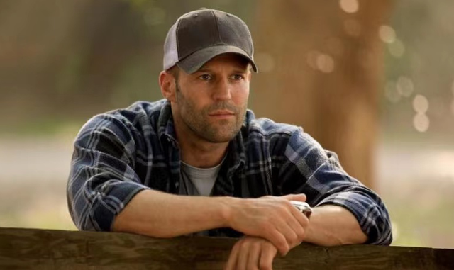 54岁杰森斯坦森喜迎二胎与小20岁未婚妻恩爱12年网友原地结婚