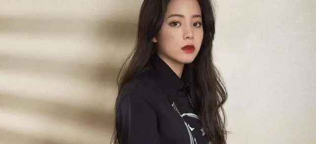邵阳走出的女明星沈月又上新闻了