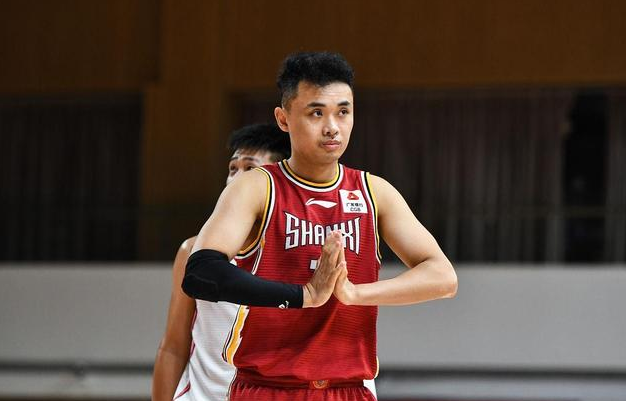 cba三消息:内线强援欲回cba,原帅回辽宁感慨,胡金秋联盟第一人