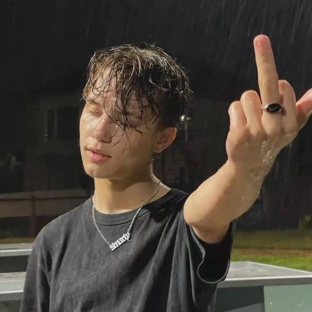 欧美男头猛男表白文案