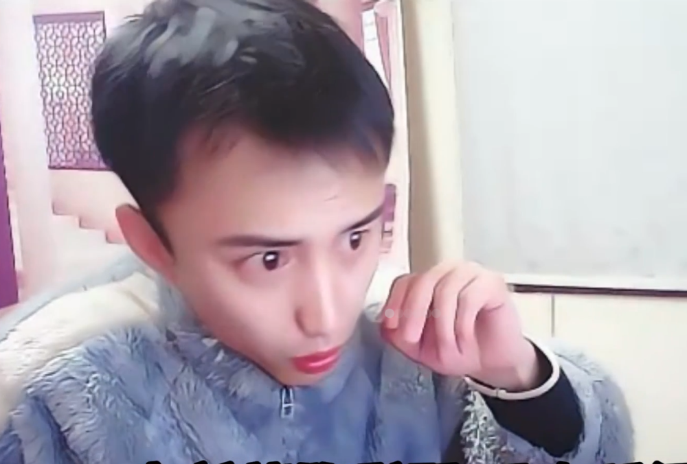 大主播就能多管闲事耀扬开设情感专栏小予神被问得满脸通红