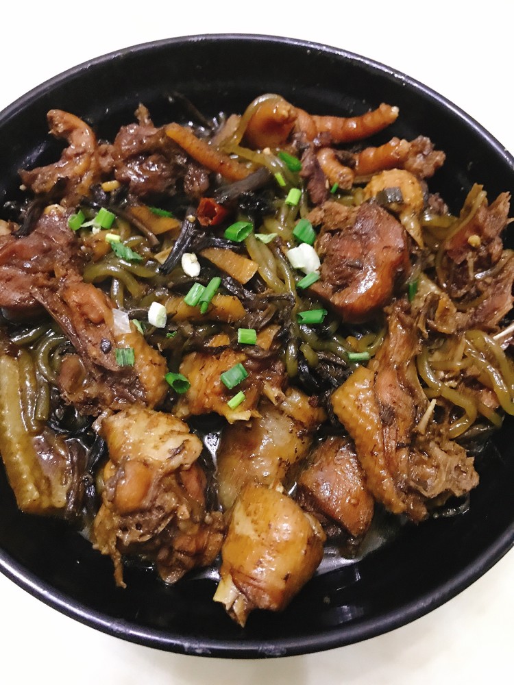 大厨告诉你小鸡炖榛蘑这样做才下饭