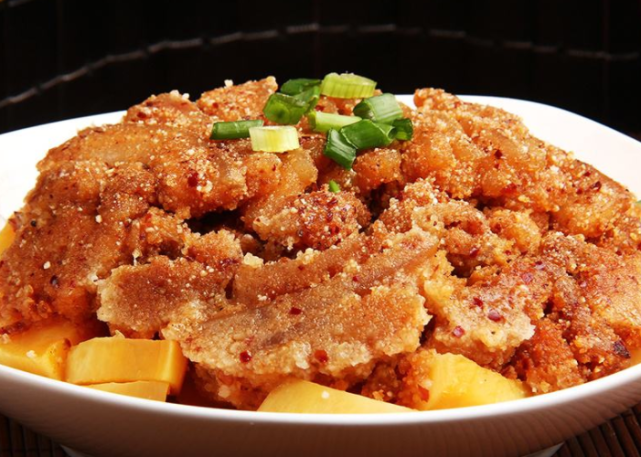 荤素搭配的红薯粉蒸肉烹饪简单营养美味孩子爱吃的家常菜