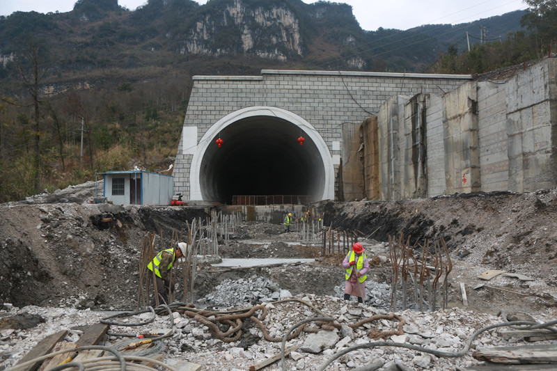 貴南高鐵荔波九萬大山一號隧道正洞開挖僅餘400米計劃3月底貫通