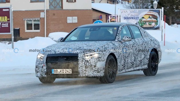 2023款梅赛德斯奔驰e插电式混动车型路试谍照曝光