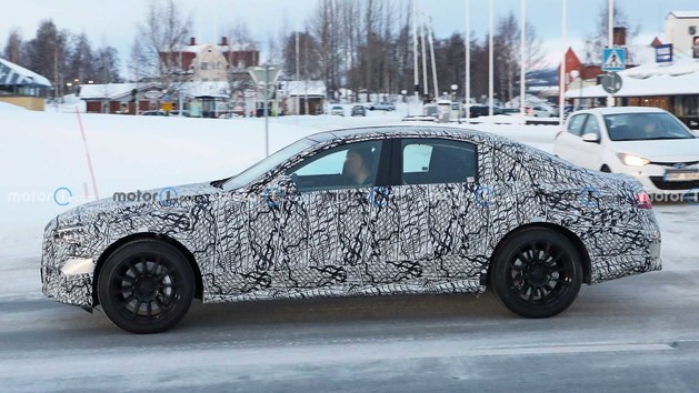 2023款梅赛德斯奔驰e插电式混动车型路试谍照曝光