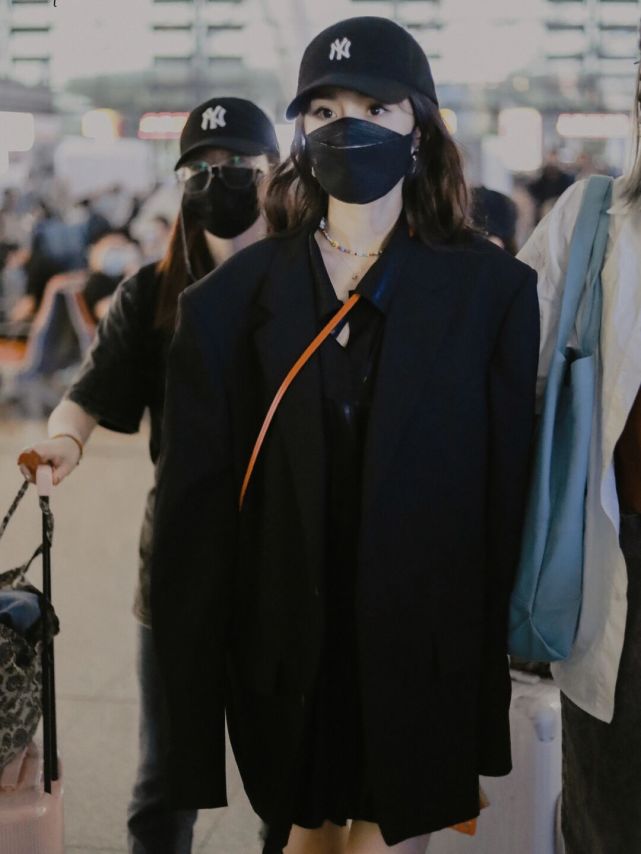 martens包包|etro帽子|mlb项链|twentyoneaugust上衣|saint laurent又