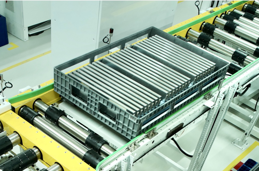 探访蜂巢车规级动力电池ai超级工厂短刀电池生产线首次曝光