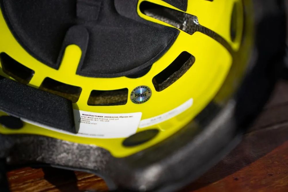 滑手测评2223雪季sandbox头盔产品