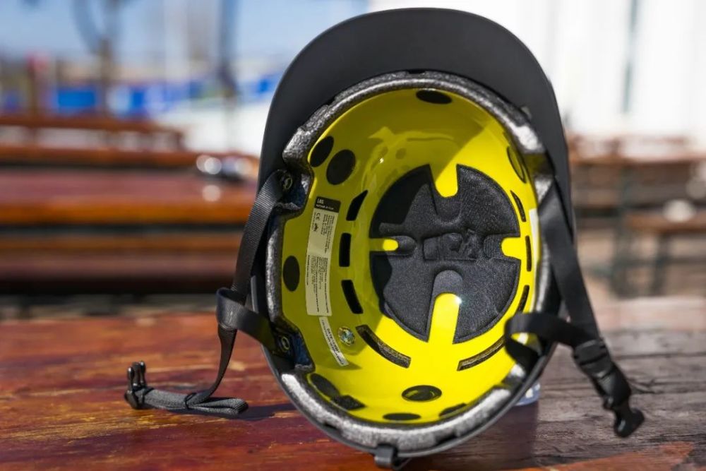 滑手测评2223雪季sandbox头盔产品