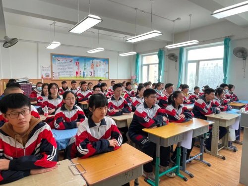沈阳市杏坛中学开学第一课,用智慧与汗水开启新学期新篇章!_腾讯新闻