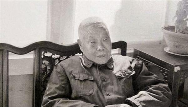 中国最后一位“太监”：身残后昏迷3天，醒来大清亡了，后来怎样