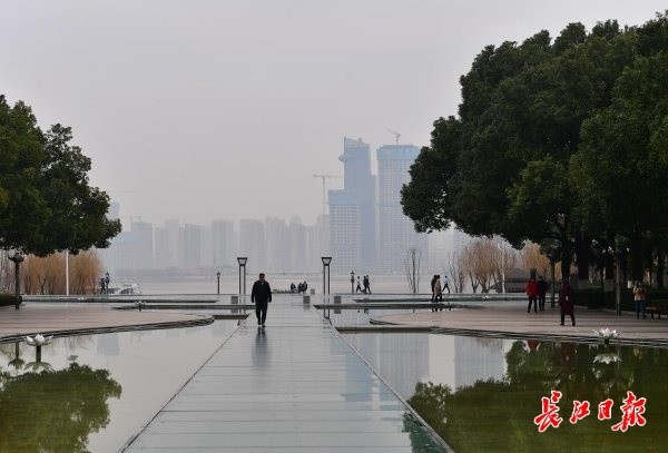 【资讯】 绵绵春雨占据本周背景板，最低气温升到两位数春雨,天气预报,武汉,阴雨天气