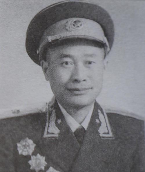 他是河北籍战士1948年舍身炸碉堡而牺牲被授予爆炸英雄称号