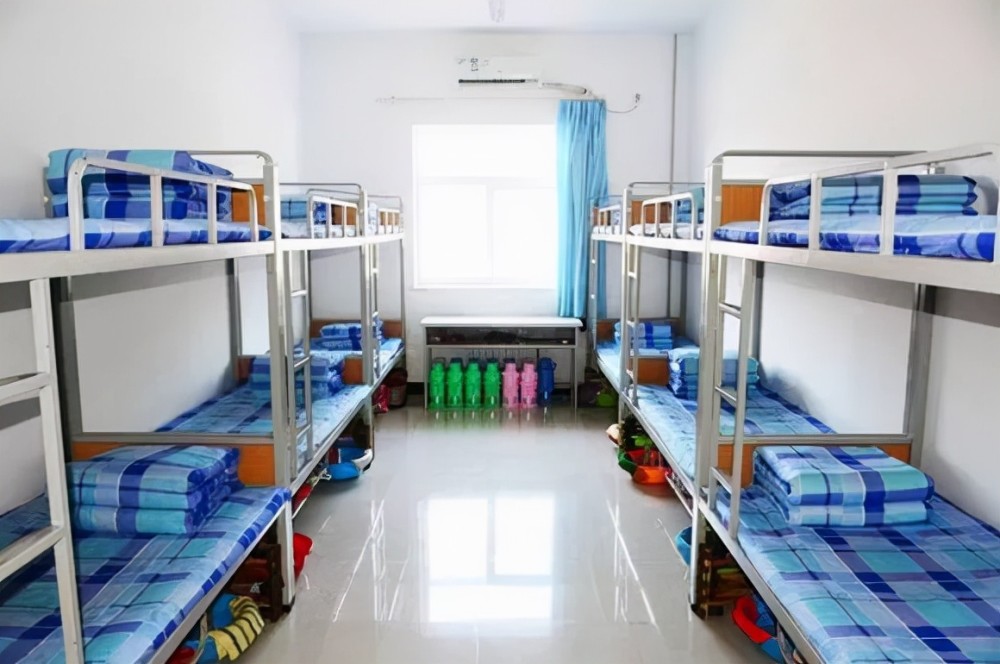 农村寄宿制中学开始实行延时服务家长反映强烈很多人拒不缴费