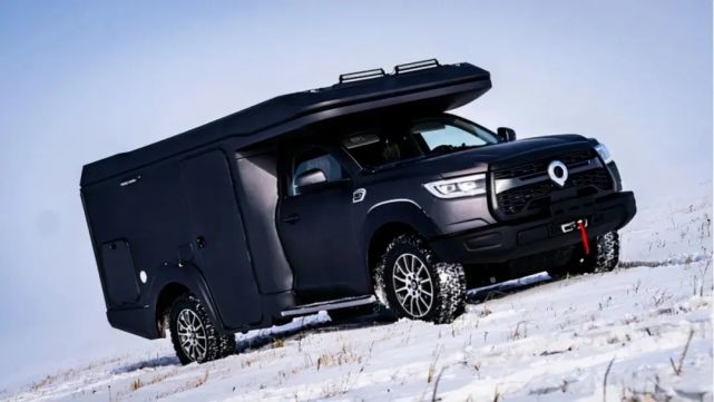 长城炮越野升顶房车问世25吨拖拽配氮气避震电动绞盘