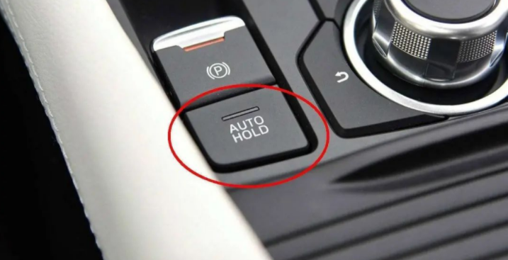 是通过esp系统控制,在车辆短时间驻车时,可以实现车辆的自动驻车功能