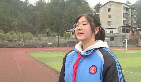 结合学生实际,城关中学进一步强化思政教育和爱国主义教育,上好"开学