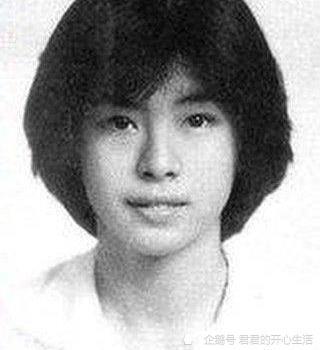 王祖贤学生时期嫩照曝光网友惊叹撞脸费玉清