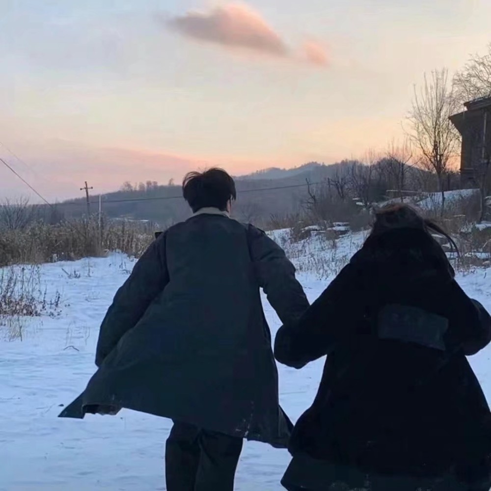 情侣头像/面对热爱 要不遗余力的喜欢_腾讯新闻