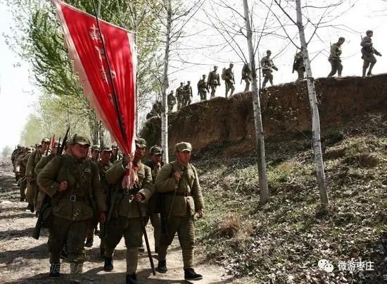 一万五千名南下干部从临城出发坐上火车南下