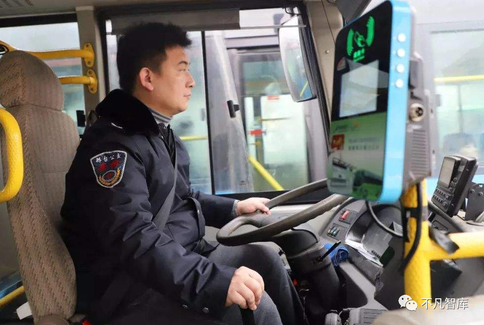 常年都在運營的公交車售票僅2元不會虧嗎司機揭背後套路