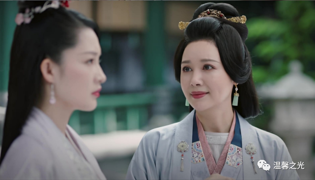 被金钱豹掳走的那个妇人出道20多年没火在嫣语赋演秋嫣嫡母