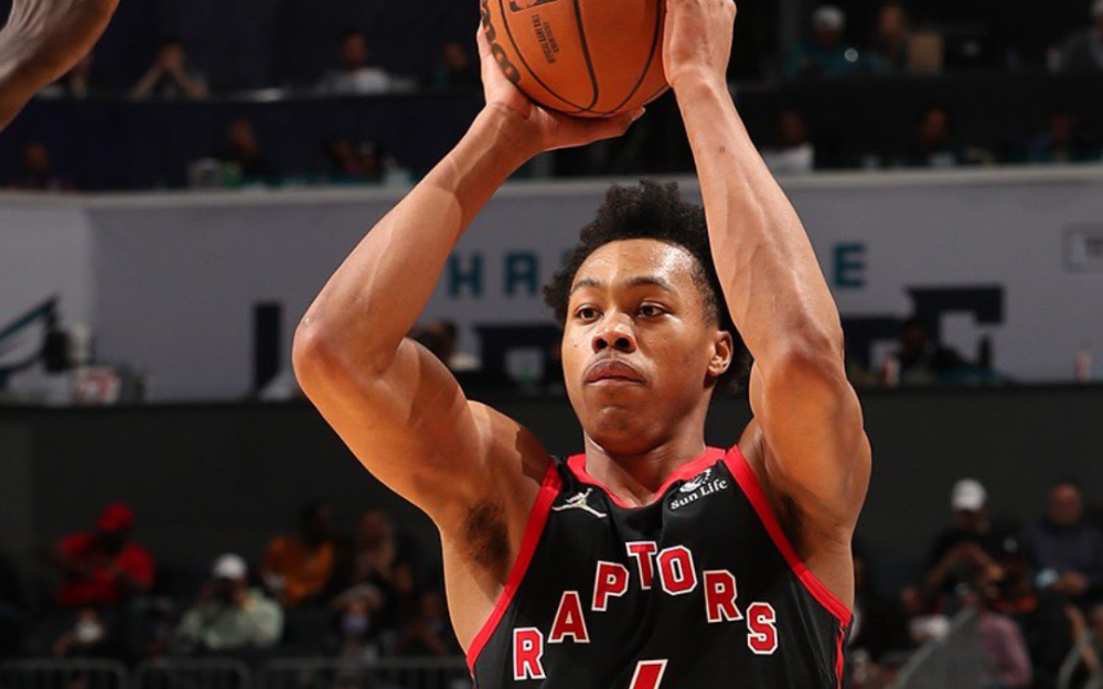 4号秀吊打篮网巴恩斯半场10中10轰24分猛龙领先23分