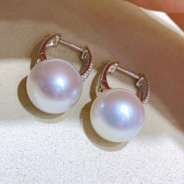 超闪澳白珍珠耳钉