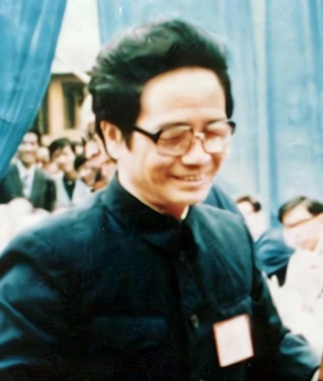 他是重庆市原市长,带动重庆改革开放,后成为四川省长,享年70岁|肖秧|