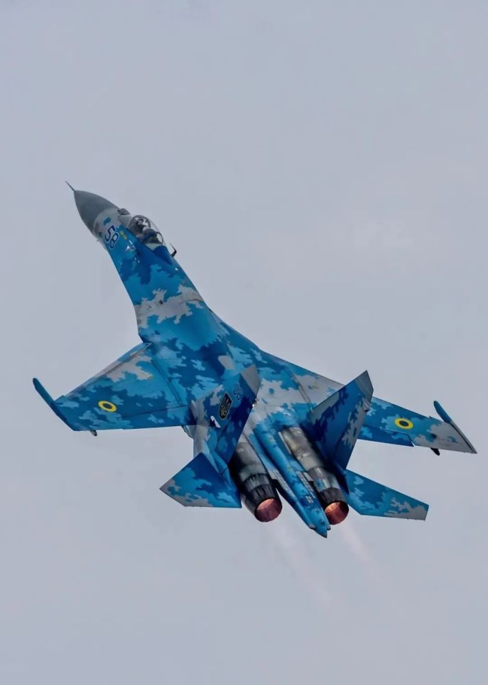 乌克兰空军苏-27战斗机命运悲惨,被击落,地上被击毁,还有叛逃的_腾讯