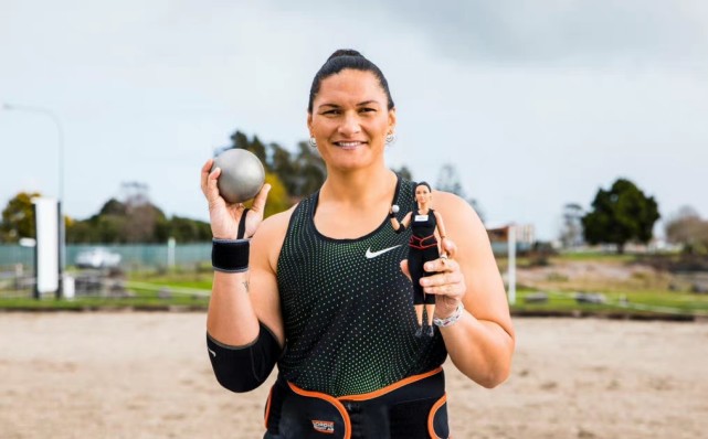 祝福铅球大姐大亚当斯宣布正式退役