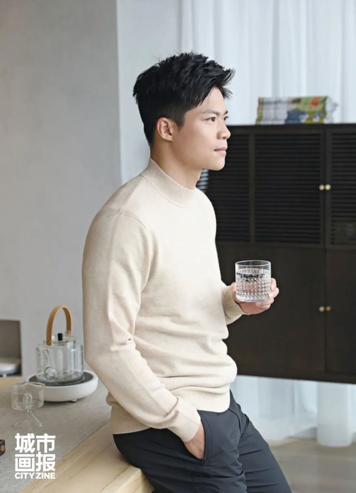 我去了苏炳添的家,看到一个顶级运动员普通又甜蜜的生活真相_腾讯新闻