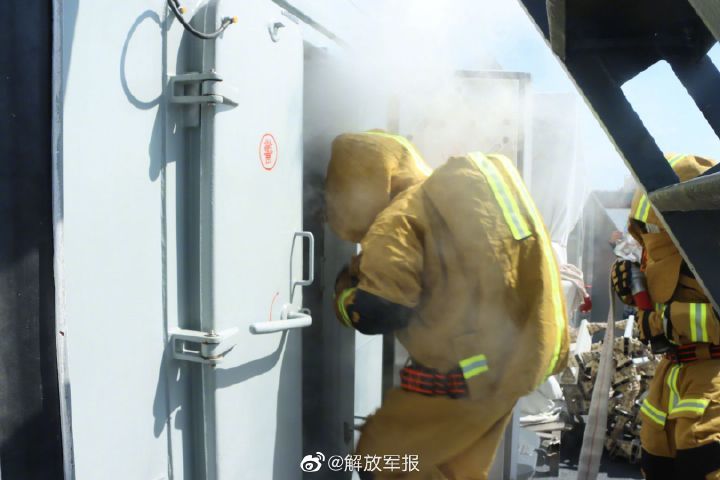 俄媒：乌克兰投降士兵被押送到顿涅茨克遇难儿童纪念碑前反省