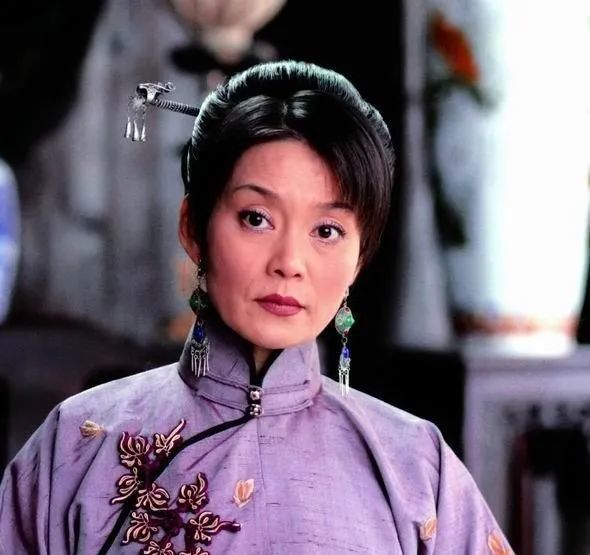 65岁老戏骨潘虹出家当尼姑