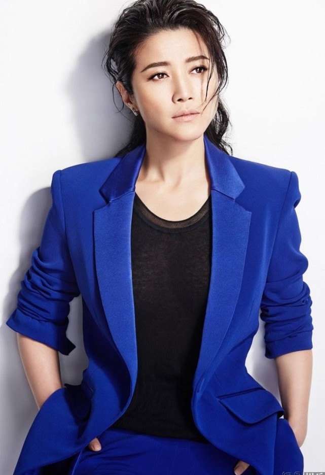 著名演员颜丙燕8夺影后却无戏可拍演技炸裂的她经历了什么