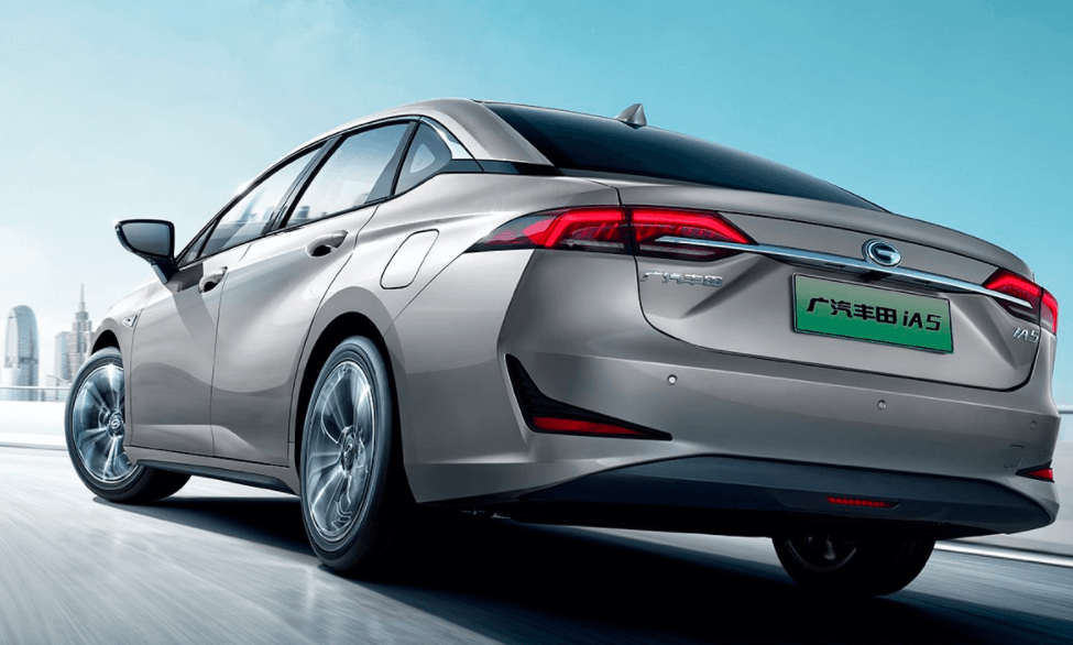 新款广汽丰田ia5正式上市售价1598万起最大续航580km