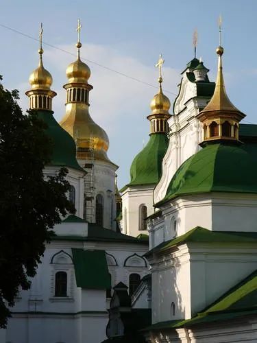 战争中瑟瑟发抖的乌克兰世界遗产|布科维纳|利沃夫|喀尔巴阡山脉|佩