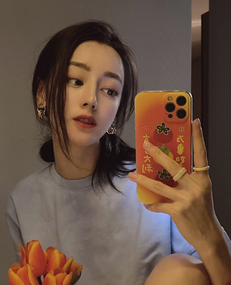 迪丽热巴晒自拍照,依旧是元气满满插图2