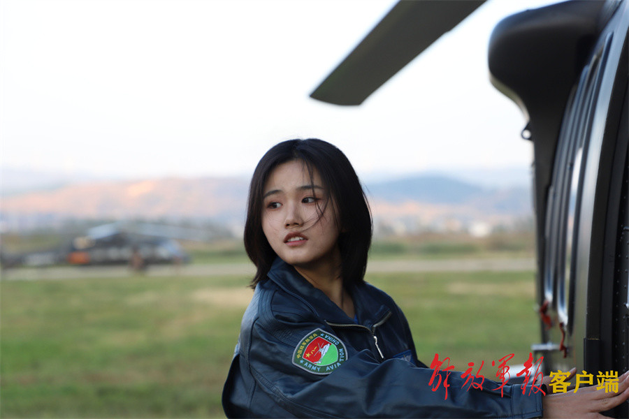 陆军首批女飞行员我的第一次新机型野外驾驶训练