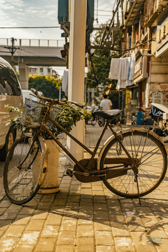 在江漢路,穿越00年代