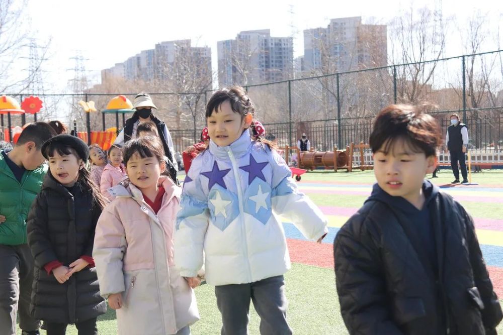 一起向未來共燃冬奧夢力邁幼兒園開展冬奧會主題教育活動