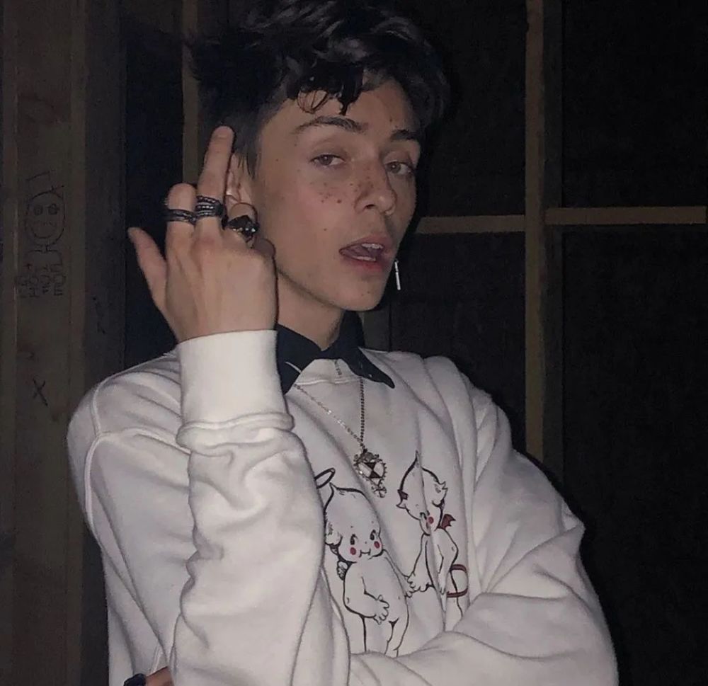 欧美男头阶段性陪伴