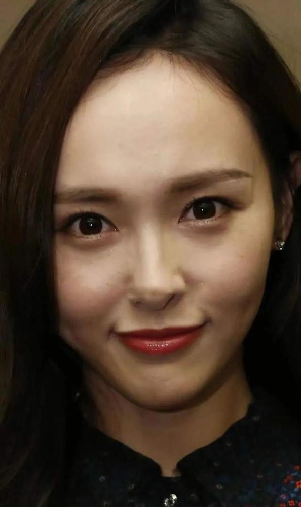 发际线危机的明星唐嫣杨幂脑门光秃王一博鞠婧祎离不开阴影粉