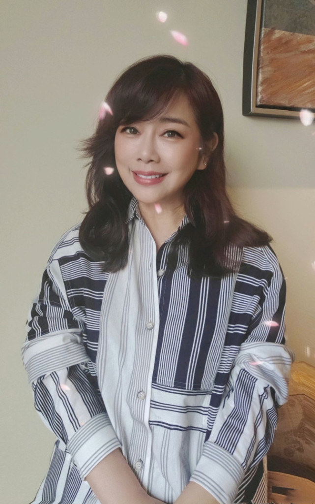 港剧女神陈松伶绝对是其中的一位,出道多年,陈松伶就以一头齐耳短发