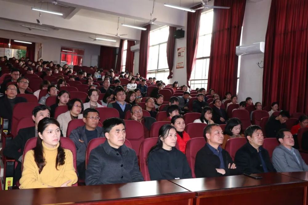 向阳而生 从"心"开始——临川十六中举行心理健康教育讲座_腾讯新闻