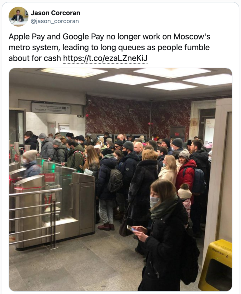 因制裁“苹果和谷歌支付”无法在莫斯科的地铁系统使用，导致乘客排起长队！计量经济学有什么用